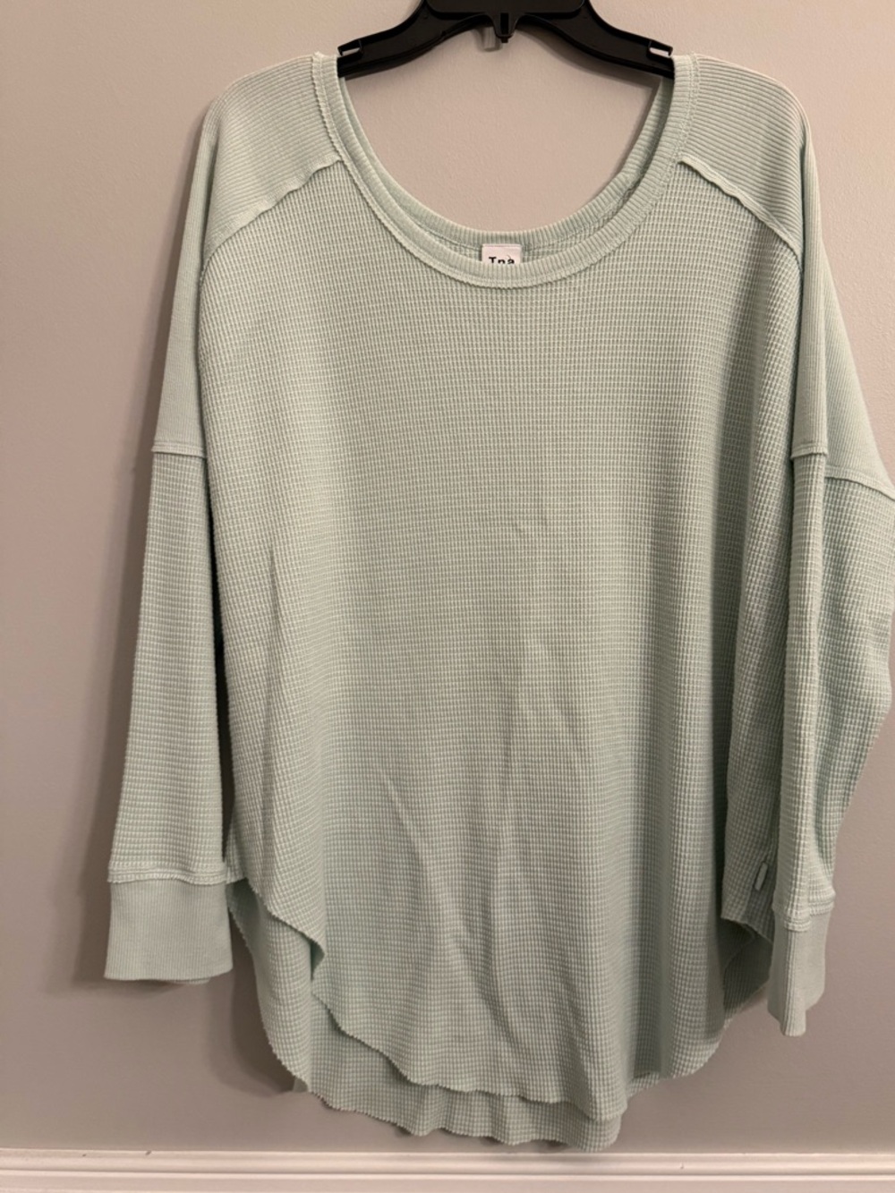 TNA long sleeve thermal shirt, EUC, mint green, Large